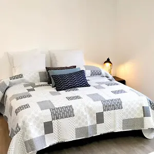 Au Coeur Du Vieux Village Appartamento